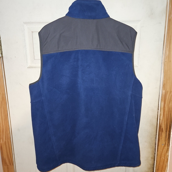 L.L. Bean Men's Blue and Gray Fleece Vest - Picture 2 of 3